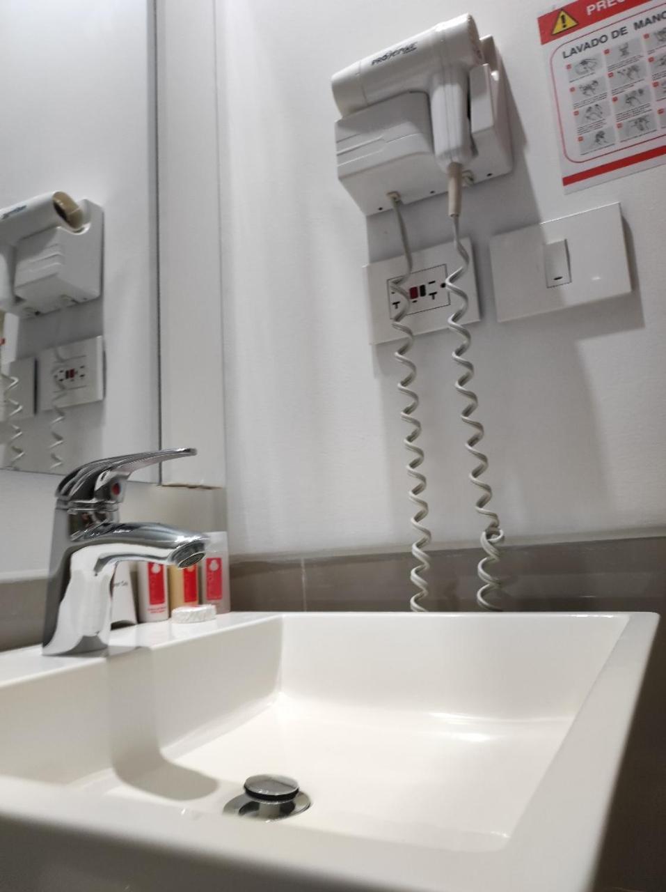 Hotel Zona A ميديلين الغرفة الصورة